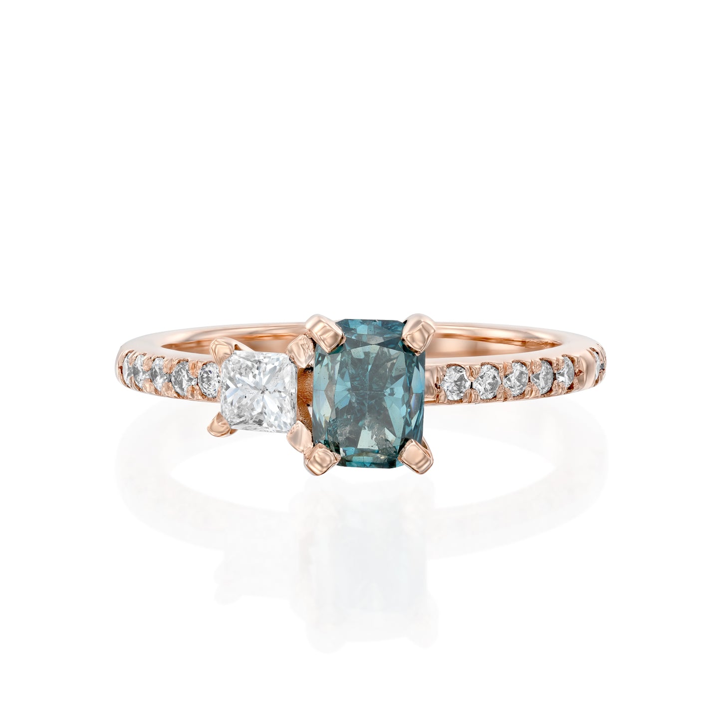 טבעת יהלום כחול|Blue Diamond Ring