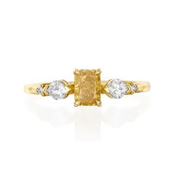 Fancy Elegant Ring|טבעת יהלום פנסי צהוב